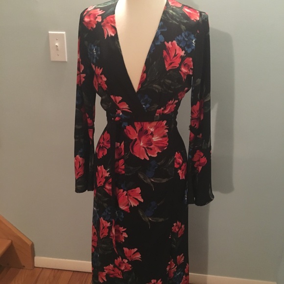 Olivaceous Dresses & Skirts - Olivaceous Midi Wrap Dress